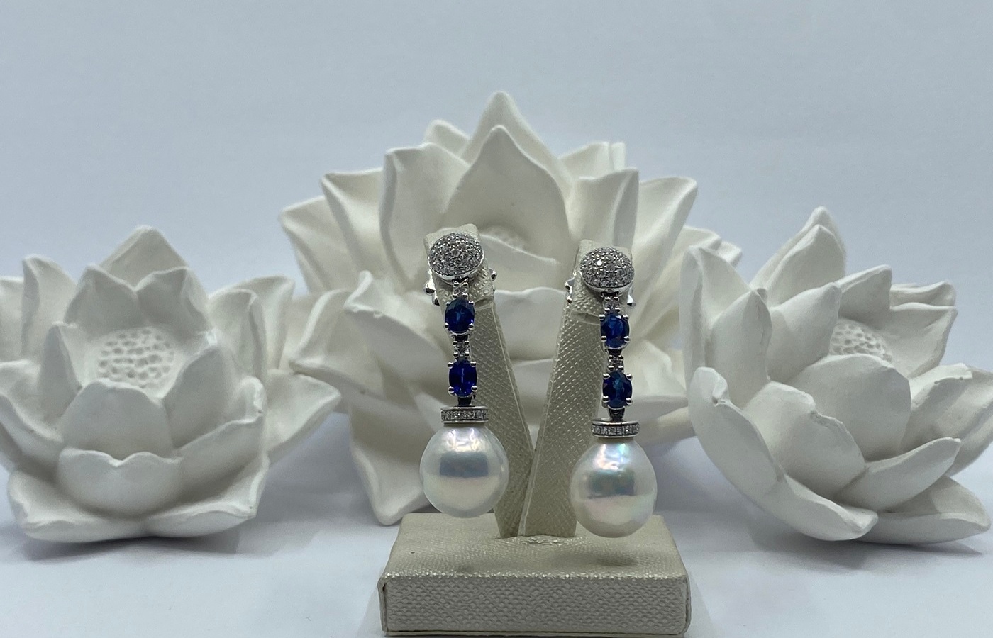 Orecchini con zaffiri e brillanti